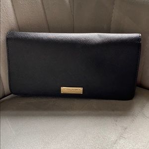 Henri Bendel black wallet